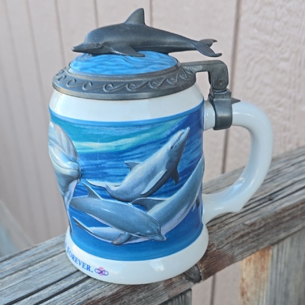 VTG 1995 Anheuser-Busch SeaWorld Dolphin 3D  Stein Extinction Is Forever #12189